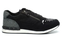 sneaker met stoere accenten en pailletten