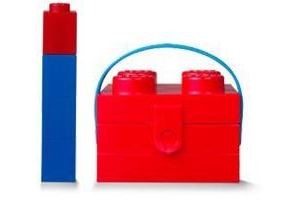 lego lunchbox of drinkbeker