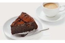 chocoladetaart met koffie of thee