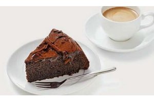 chocoladetaart met koffie of thee