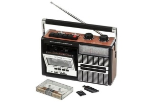 vintage radio met cassettedeck