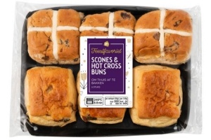 scones en hot cross buns