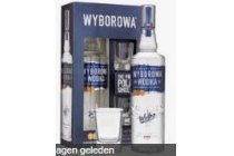 wyborowa vodka met 2 shotglazen