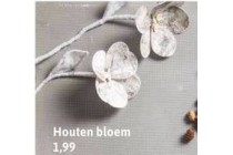 houten bloem