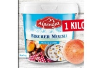 vruchtenyoghurt met muesli