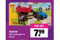 traktor met aanhanger en dieren