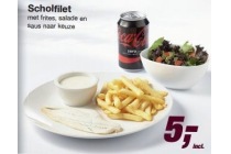 scholfilet met frites salade en saus naar keuze