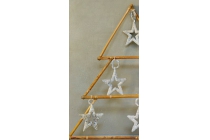 kerstboom rotan en hangdeco ster