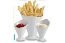 fritesbakje met 2 sausbakjes