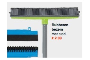 rubberen bezem met steel en euro 2 99