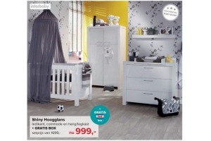 shiny hoogglans ledikant commode en kast