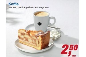 koffie met een punt appeltaart en slagroom