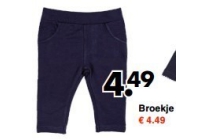 broekje new born en euro 4 49