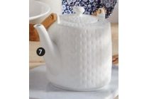 theepot met houten handvat