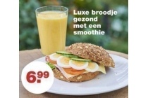 luxe broodje gezond met een smoothie