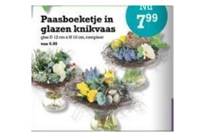 paasboeketje in glazen knikvaas