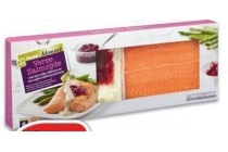 plus moment verse zalmzijde met cranberry port en dillesaus