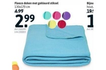 fleece deken met gekleurd stiksel