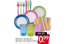 bekers borden bestek of servetten