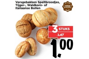 versgebakken speltbroodjes tijger waldkorn of italiaanse bollen