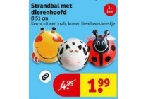 strandbal met dierenhoofd