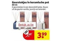 geurstokjes in keramische pot