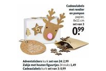 cadeaulabels met rendier en pompon