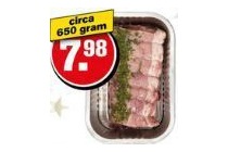 varkensfilet gevuld met veenbessen en gekonfijte uien