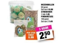 mezenbollen strooivoer en pindanetjes