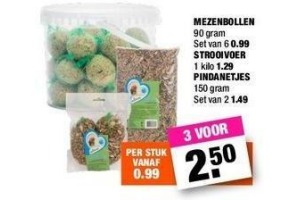 mezenbollen strooivoer en pindanetjes