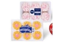 hartendiefjes of fondantcakejes met hartjes