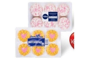 hartendiefjes of fondantcakejes met hartjes