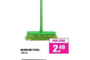 bezem met steel nu eur2 49