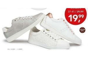 trend one sneakers