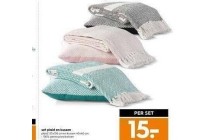 set plaid en kussen nu eur15 per set