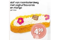 slof van roomboterdeeg met yoghurtbavarois en mango