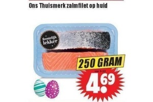 ons thuismerk zalmfilet op huid