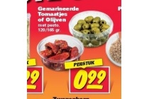 gemarineerde tomaatjes of olijven