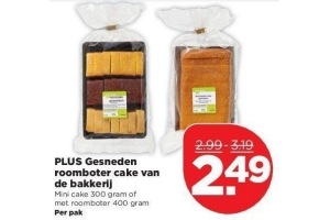 plus gesneden roomboter cake van de bakkerij