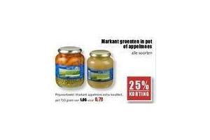 markant groenten in pot of appelmoes