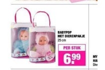 babypop met dierenpakje