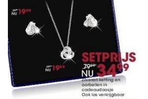 zilveren ketting en oorbellen in cadeaudoosje