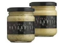 pesto kerrie of knoflookmayonaise