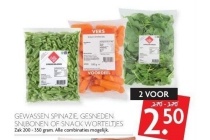 gewassen spinazie gesneden snijbonen of snack worteltjes