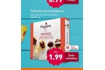 poppies profiteroles met chocoladesaus