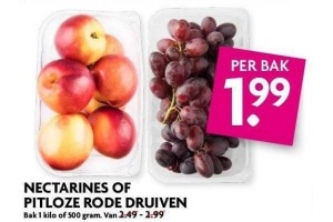 nectarinespitloze rode druivennectarines of pitloze rode druiven