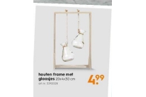 houten frame met glaasjes