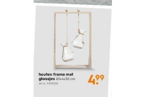 houten frame met glaasjes