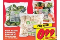 fresh quality bloemkool broccoli of groentemix