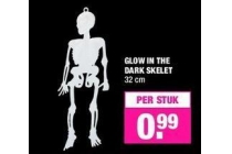 glow in the dark skelet